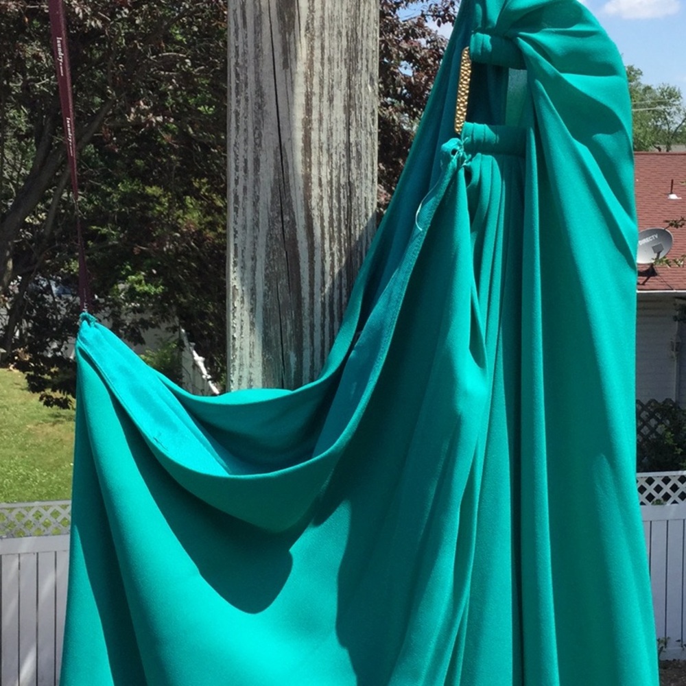 Dress - Picture 5 of 7